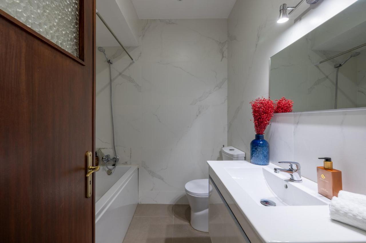 Apartmán Downtown 2 Minutes By Walk To Center And Metro-Direct To Airpot T4 Porto Exteriér fotografie