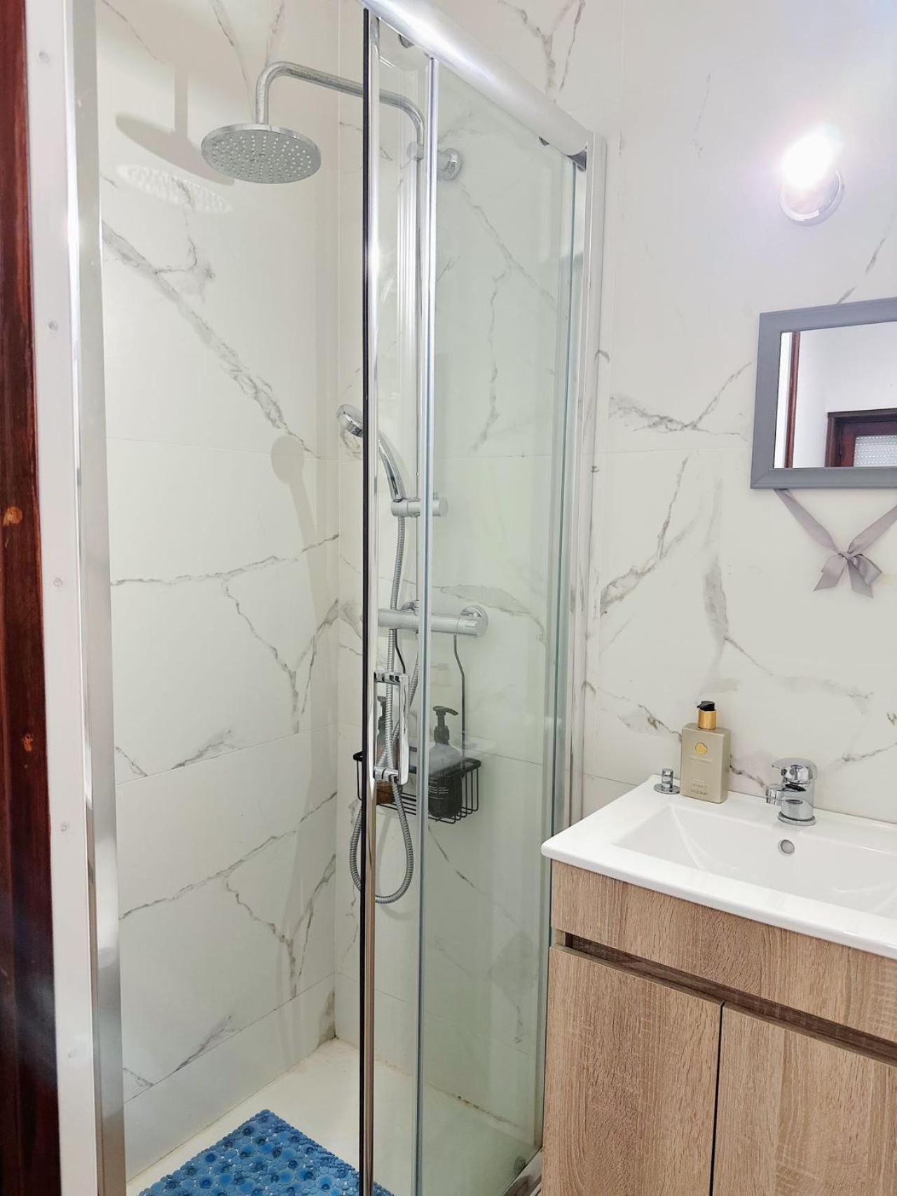 Apartmán Downtown 2 Minutes By Walk To Center And Metro-Direct To Airpot T4 Porto Exteriér fotografie